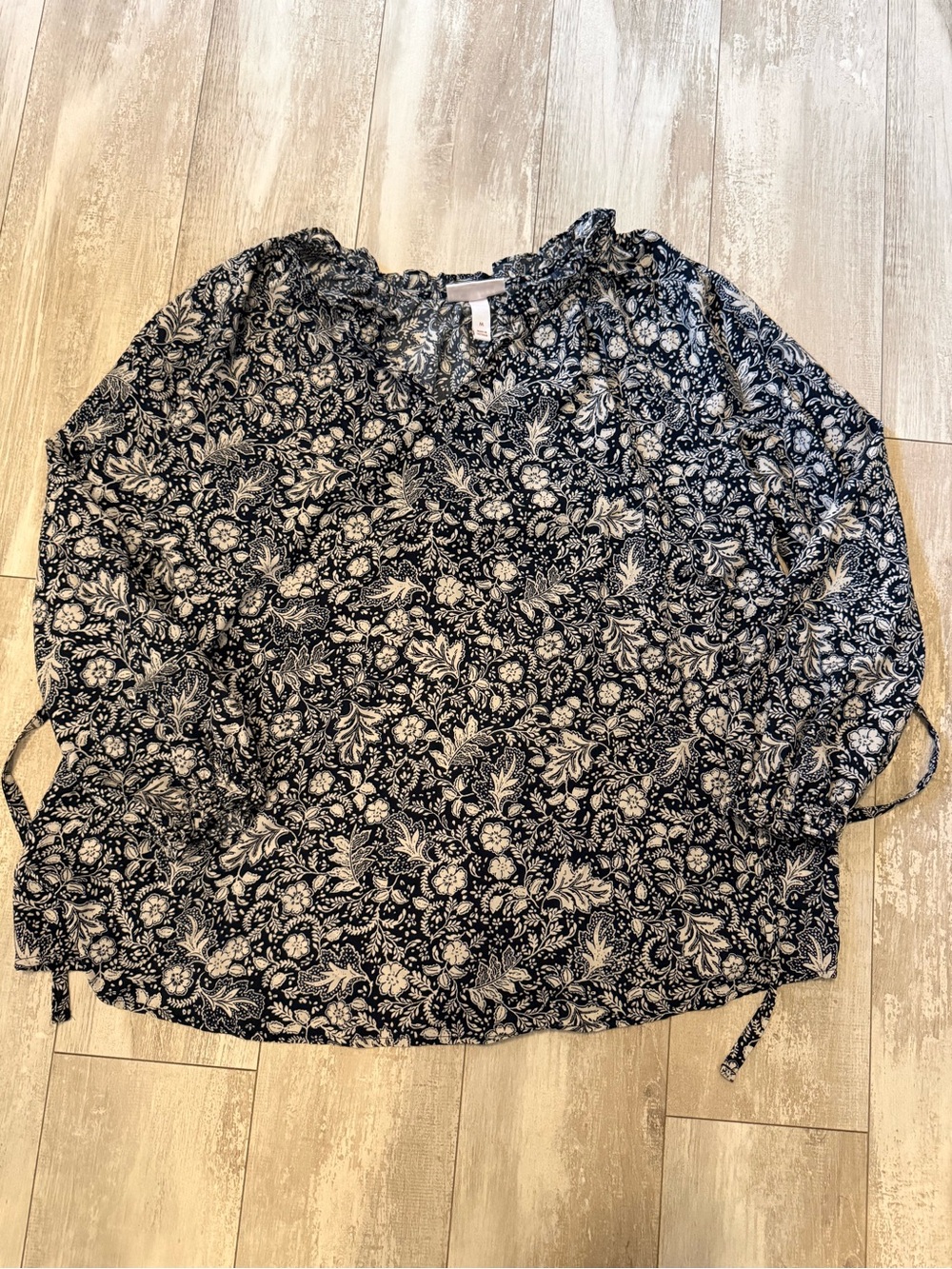 Isabel Maternity Side Tie Blouse | Size M | EUC